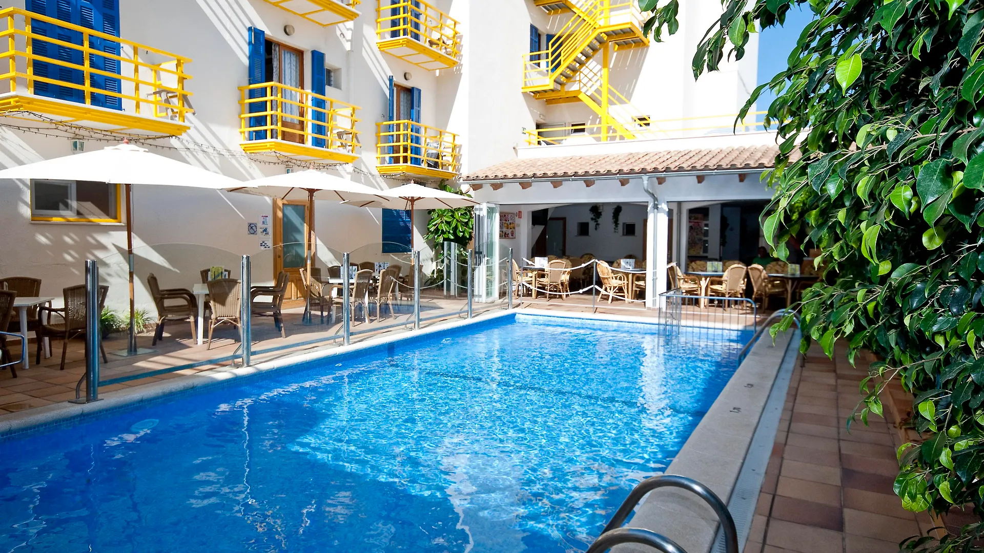 Hotel Bellavista Кала Ратьяда